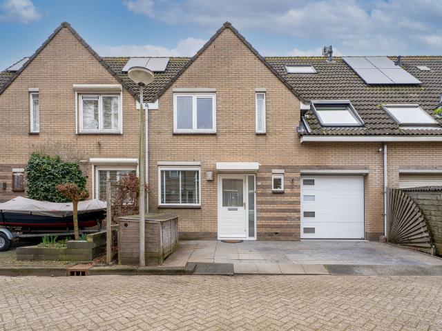 Woning te koop in Hekelingen, Zuid Holland