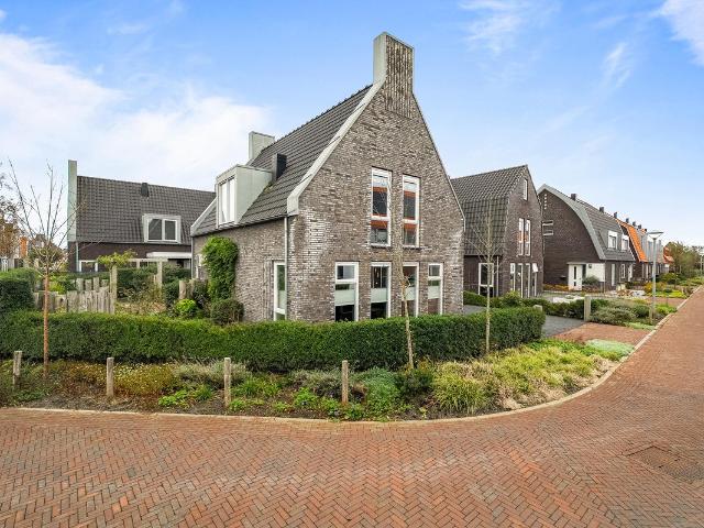 Eengezinswoning te koop in Julianadorp-Oost, Den Helder