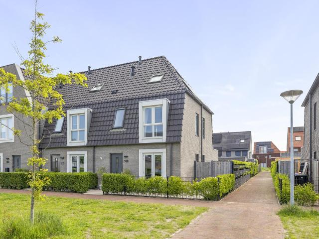 Eengezinswoning te koop in Julianadorp, Julianadorp-Oost