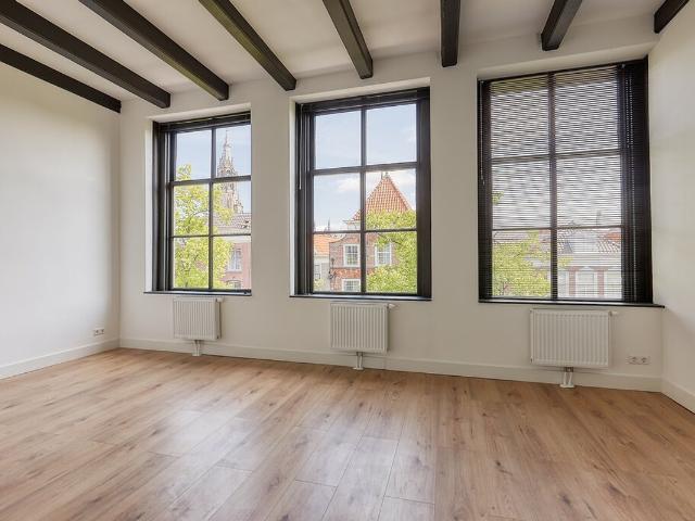 Bovenwoning te koop in Delft, Binnenstad