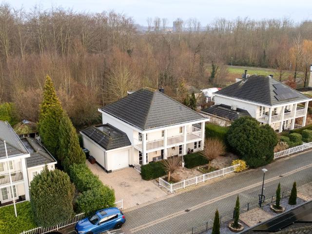 Villa te koop in Almere-haven, Flevoland