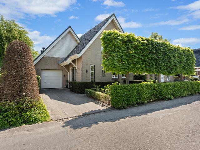 Villa te koop in Alblasserdam