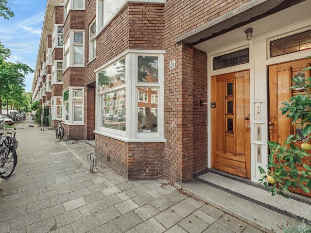 Benedenwoning te koop in Amsterdam, Rivierenbuurt