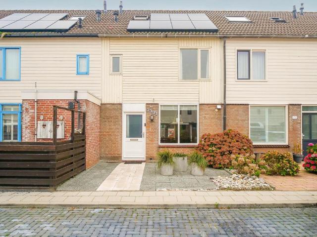 Eengezinswoning te koop in Julianadorp, Kruiszwin