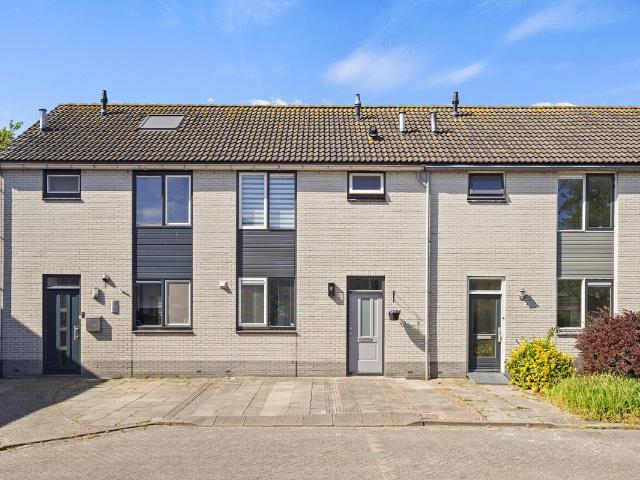 Eengezinswoning te koop in Julianadorp, Kruiszwin