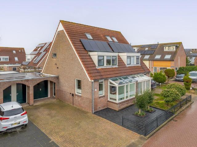 Woning te koop in Kruiszwin, Den Helder