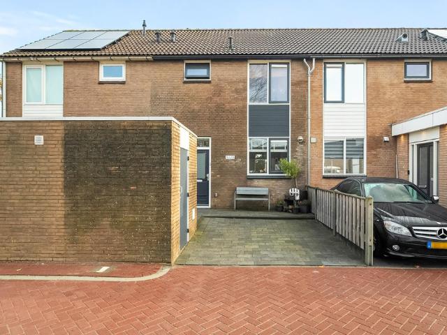 Eengezinswoning te koop in Kruiszwin, Den Helder