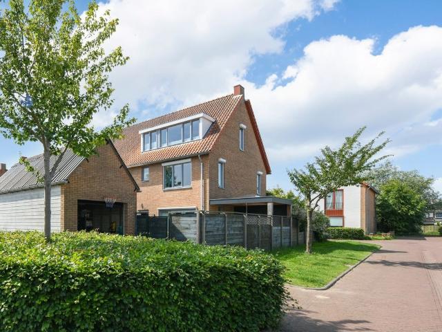 Eengezinswoning te koop in Aalsmeer, Nieuw Oosteinde