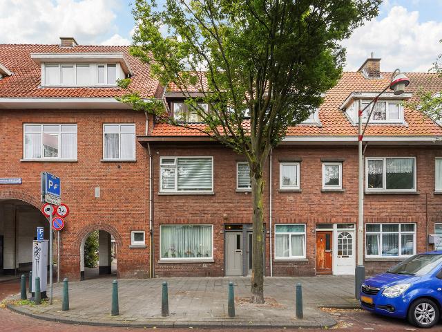 Bovenwoning te koop in 's-gravenhage, Laakkwartier