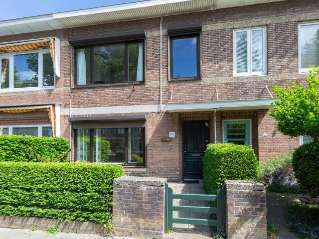 Eengezinswoning te koop in 's-gravenhage, Bloemenbuurt