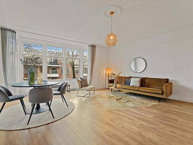 Bovenwoning te koop in Bloemenbuurt, Den Haag