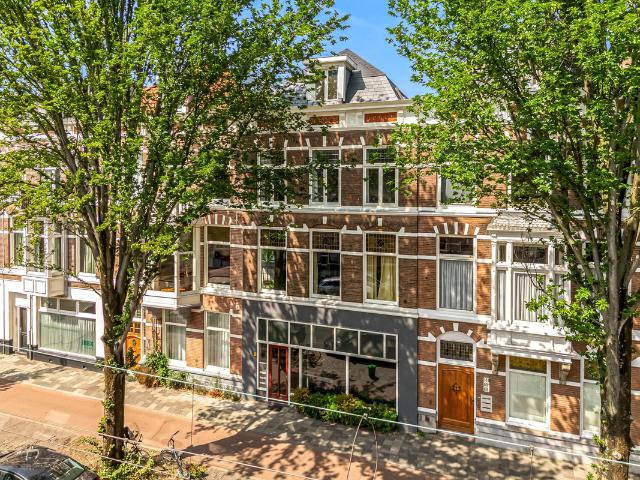 Bovenwoning te koop in Zorgvliet, 's-gravenhage