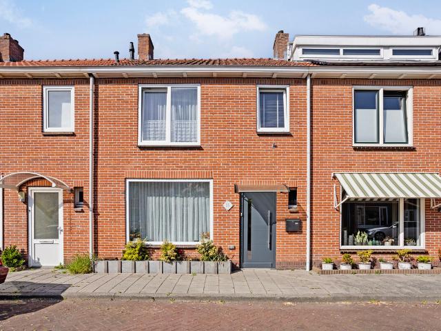 Eengezinswoning te koop in Velsen-noord