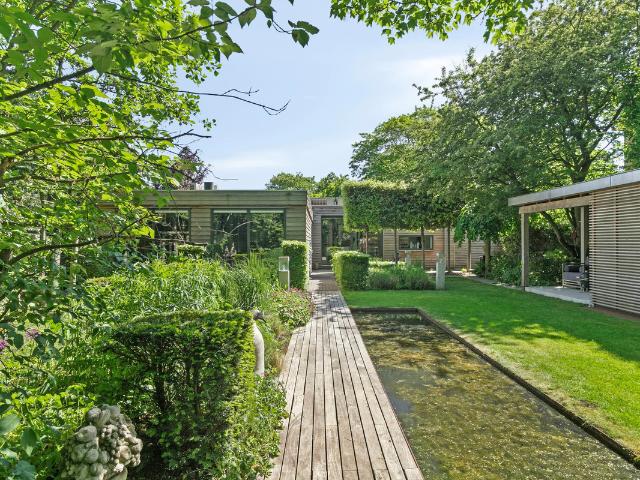 Bungalow te koop in Barendrecht
