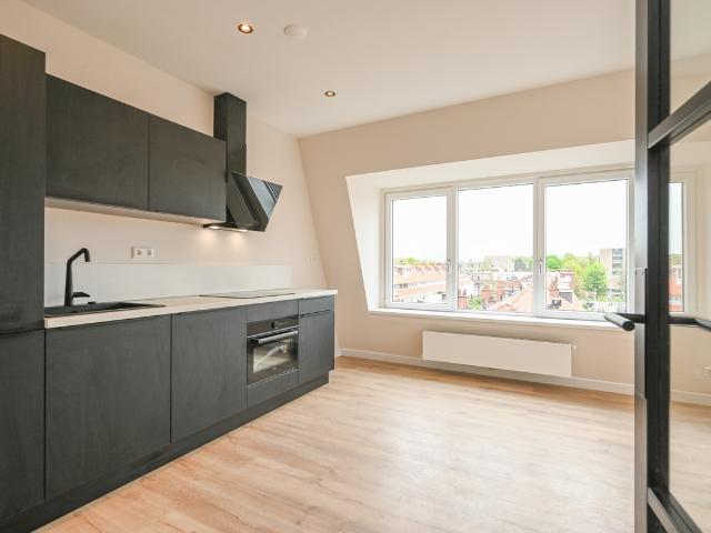 Landhuis te koop in 's-gravenhage, Spoorwijk