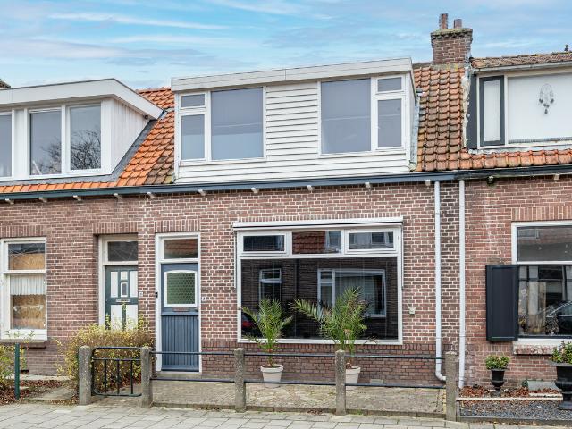 Woning te koop in Middelharnis, Zuid Holland