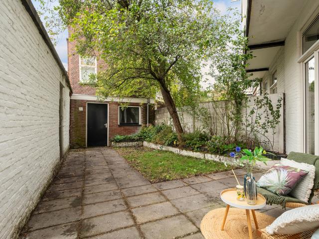 Benedenwoning te koop in Bezuidenhout, 's-gravenhage