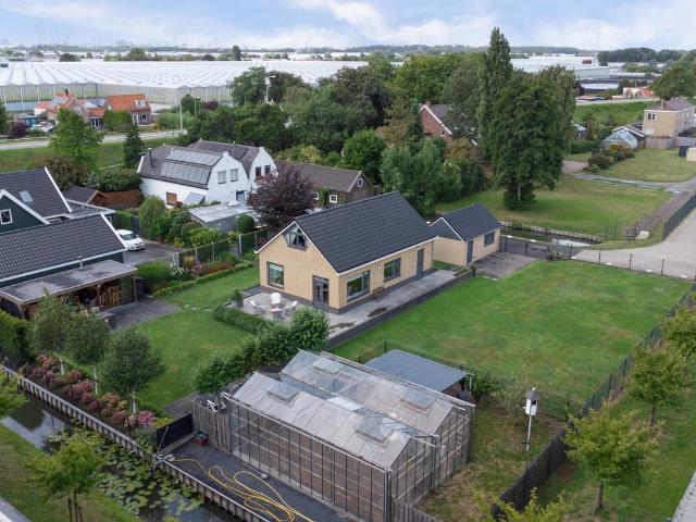 Villa te koop in Maasdijk