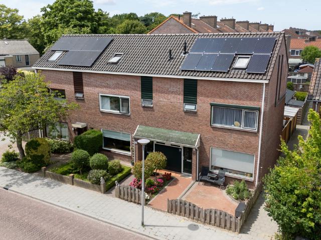 Eengezinswoning te koop in Rozenburg