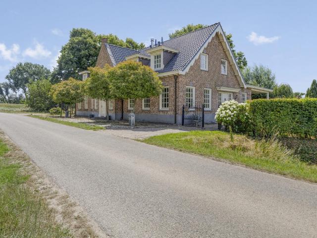Woning te koop in Strijensas, Zuid Holland
