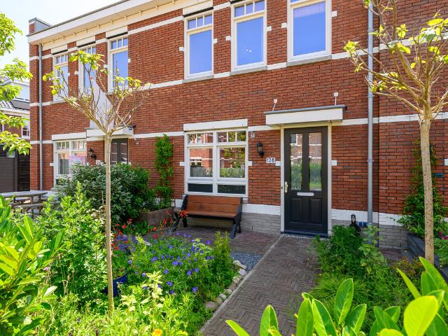 Herenhuis te koop in 's-gravenhage, Vroondaal