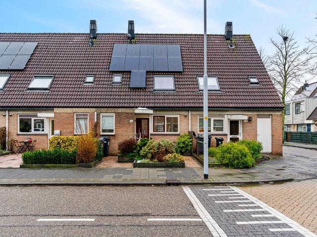 Eengezinswoning te koop in Overbos, Hoofddorp