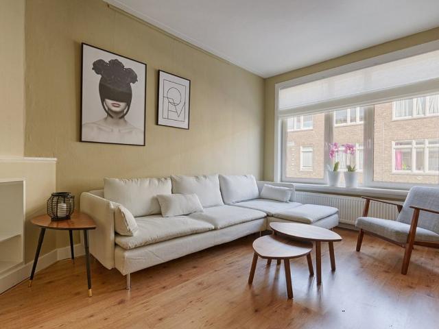 Bovenwoning te koop in Bezuidenhout, Zuid Holland