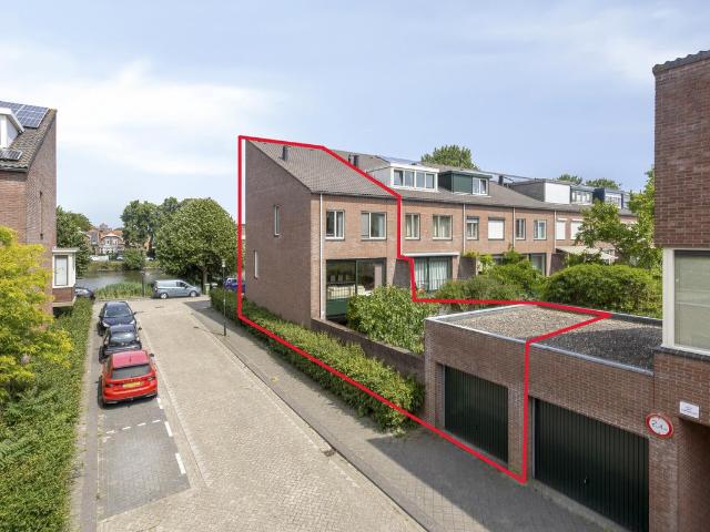 Eengezinswoning te koop in Zaandam