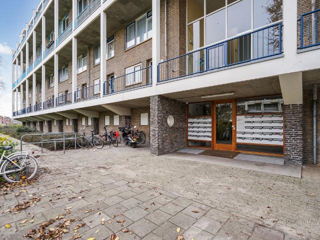 Dubbele Bovenwoning te koop in Morgenstond, Den Haag