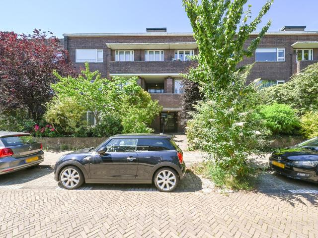Bovenwoning te koop in 's-gravenhage, Nassaubuurt