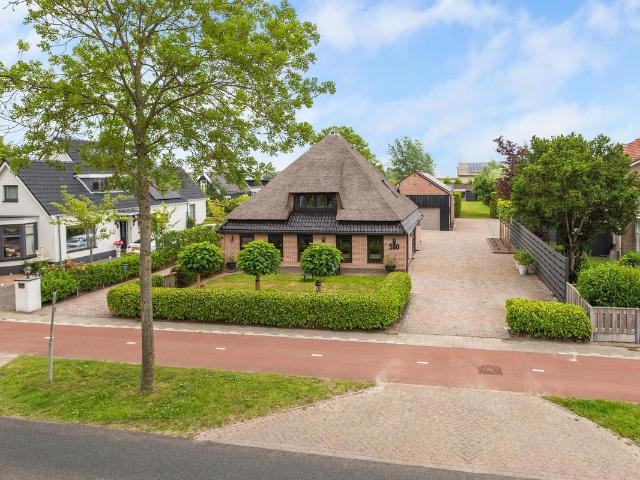 Woonboerderij te koop in Heerhugowaard