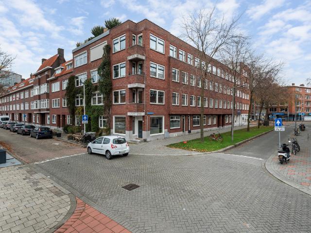 Benedenwoning te koop in Charlois, Rotterdam