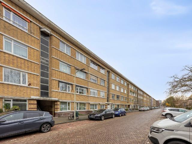 Benedenwoning te koop in Moerwijk, Zuid Holland