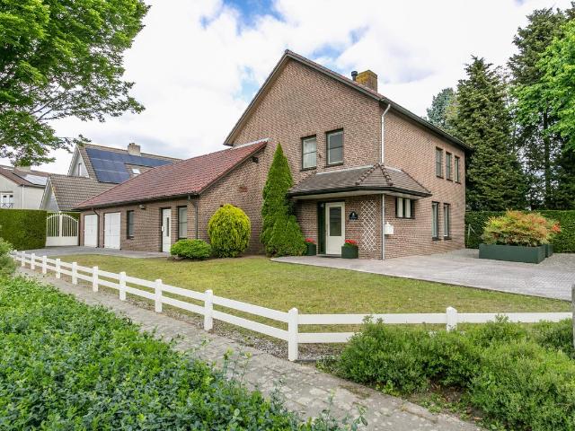 Herenhuis te koop in Weert, Graswinkel Herenhuis te koop in Weert, Graswinkel