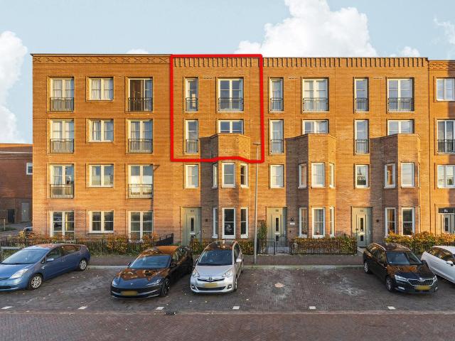 Dubbele Bovenwoning te koop in Europakwartier, Almere-haven