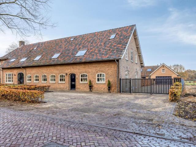 Woonboerderij te koop in Broekhoek, Heesch
