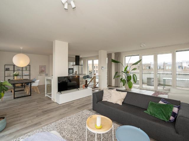 Penthouse te koop in Revaleiland, Amsterdam