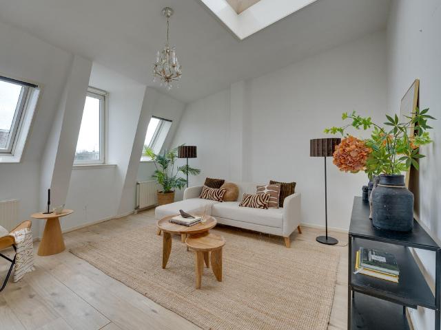 Bovenwoning te koop in West, Amsterdam