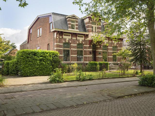 Tussenwoning te koop in Welberg, Steenbergen