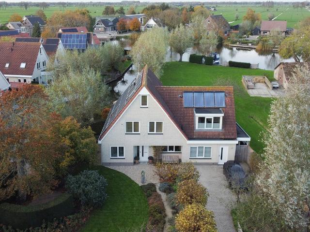 Villa te koop in Giessen-Oudekerk, Giessenburg