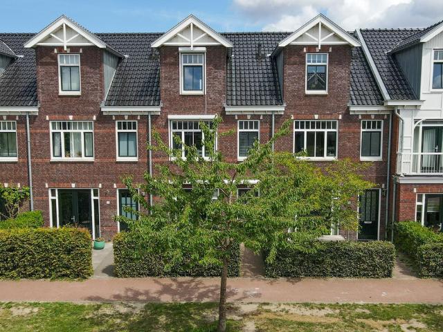 Woonboerderij te koop in 's-gravenhage, Vroondaal