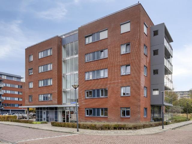 Studio te koop in Middelwatering, Capelle