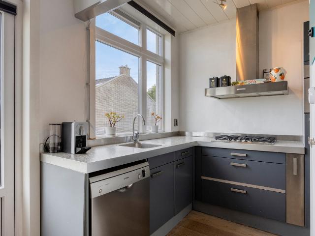 Bovenwoning te koop in Den Haag, Zuid Holland