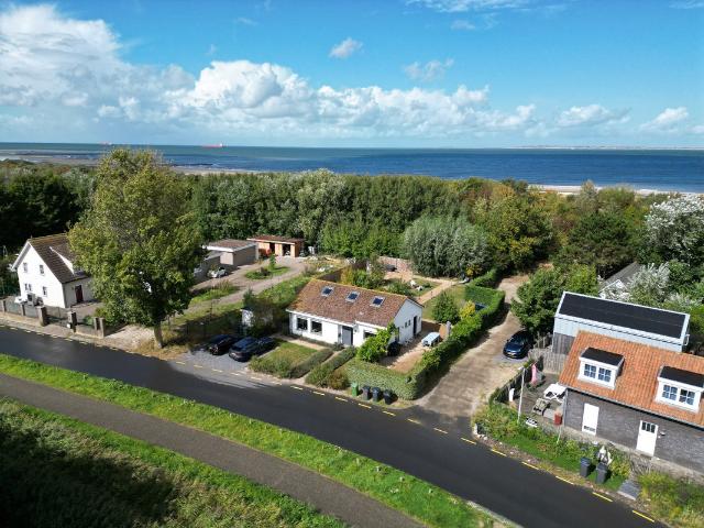 Bungalow te koop in Halve Maantje, Breskens