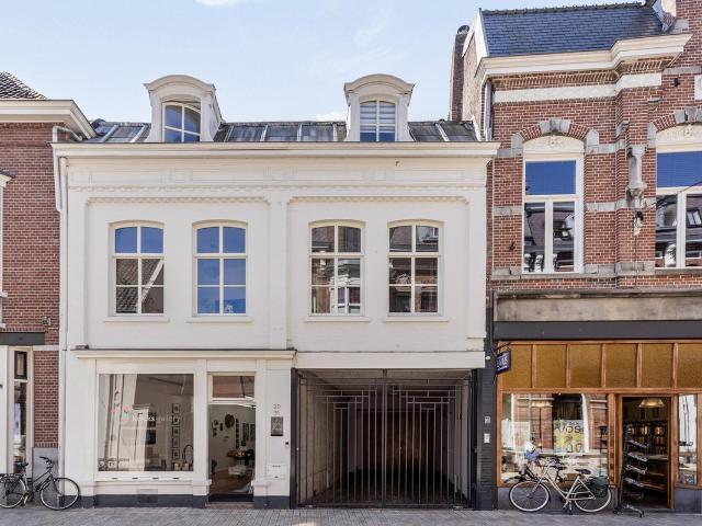 Bovenwoning te koop in Oud-Zuid, Tilburg