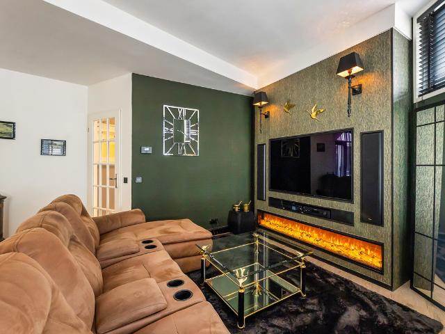 Woonboerderij te koop in Vlissingen, Zeeland