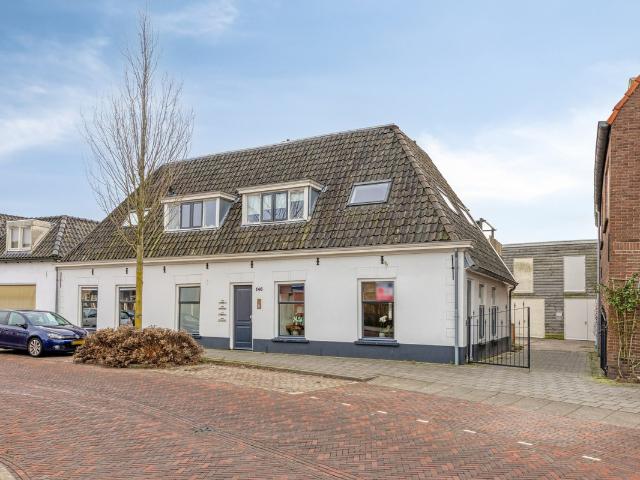 Benedenwoning te koop in Kampen, Overijssel