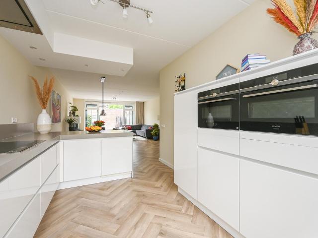 Herenhuis te koop in 's-gravenhage, Vroondaal