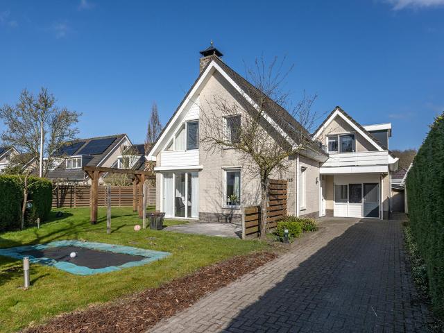 Eengezinswoning te koop in Middelharnis, Zuid Holland