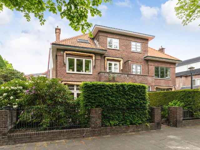 Woonboerderij te koop in Voorburg, Zuid Holland